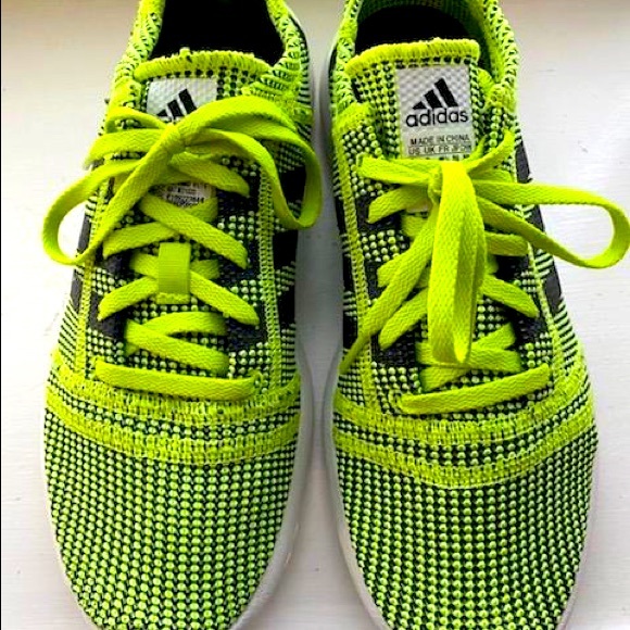 Unisex Adidas Athletic Running Shoe Size 8.5 - Picture 1 of 3